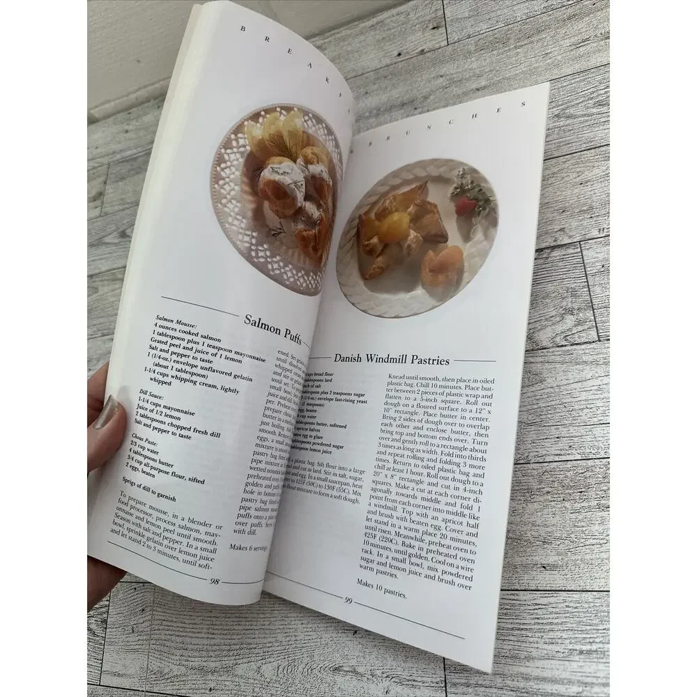 The Book of Breakfasts and Brunches - Paperback By Harries, Kerenza‎ - Cookbook